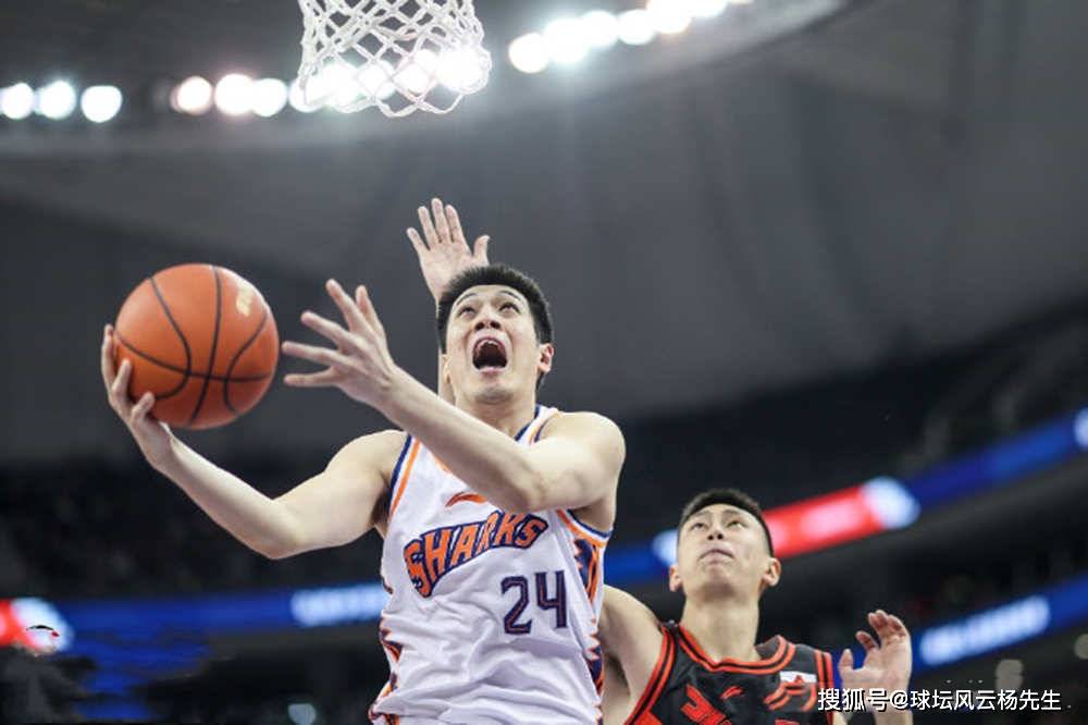 包含毕尔巴鄂竞技训练开放日，今晨门线救险引欢呼，CBA季后赛在即，赛程密集仍需轮换的词条