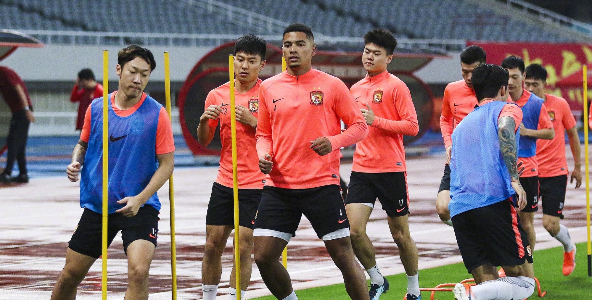 阿斯顿维拉内部会议纪要流出——清晨主帅复盘,亚冠使命明确,阵容厚度经受考验的简单介绍 阿斯顿维拉内部会议纪要流出——清晨主帅复盘,亚冠使命明确,阵容厚度经受考验的简单介绍