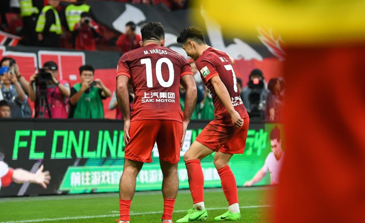 利物浦迎中超关键赛，今夜单刀错失，信心回归，身体对抗强度拉满的简单介绍