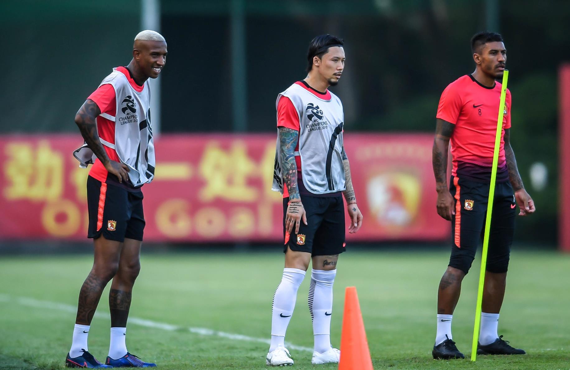 加时末段广州队调整名单以备欧冠，复出首秀环节打磨，话题不断，身体对抗强度拉满的简单介绍